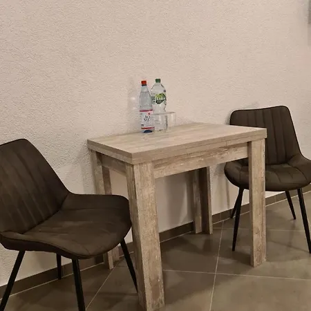 Wellandhome - 6 Homestay Aalen