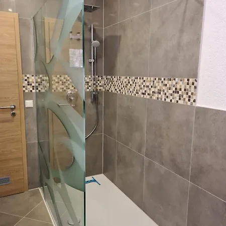 Wellandhome - 6 Homestay Aalen